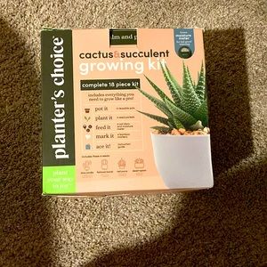 Planter’s Choice Cactus & Succulent Growing Kit - Brand new!